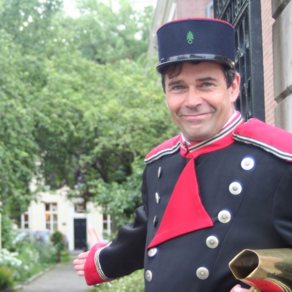 Improvisatie-acteur: Gastheer, spreekstalmeester, fotoboekenmaker