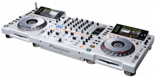 Pioneer Nexus Package - 2 x CDJ 2000 Nexus + DJM 900 Nexus